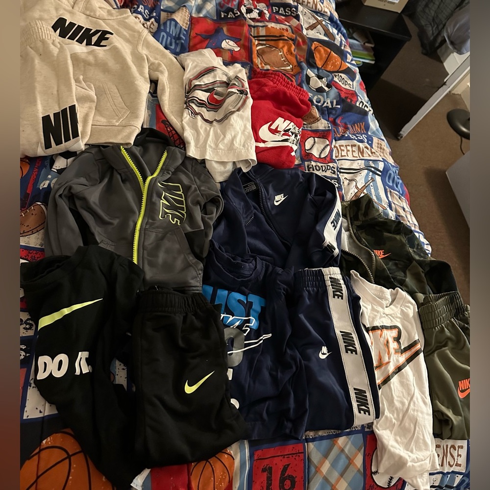 Nike sets shirts jacket